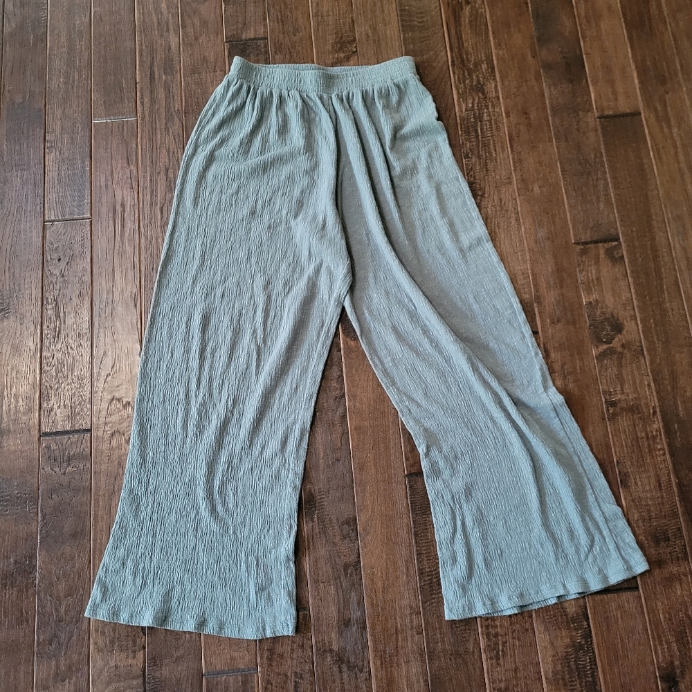 Live To Be Spoiled- Size M - Flowy Beach Pants